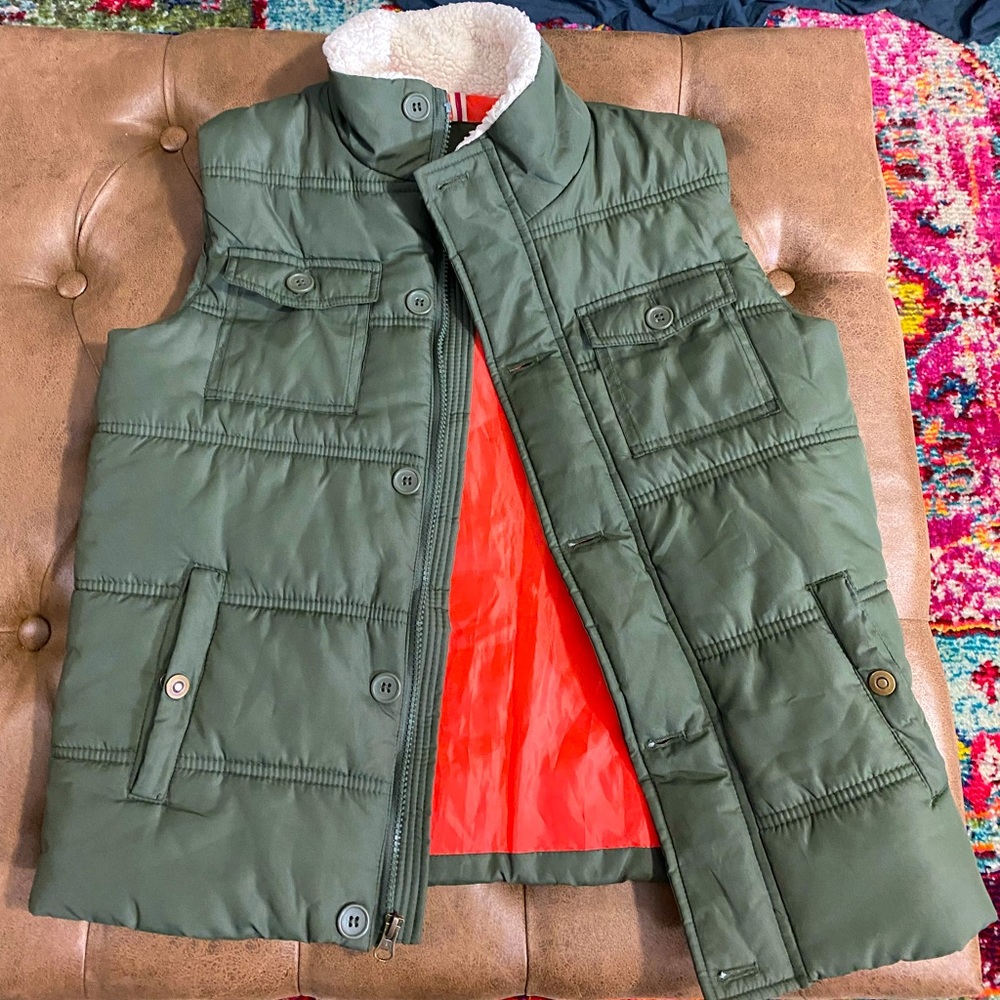 COPY - Bass Pro Shops Kids olive puffer vest XL (14/16)